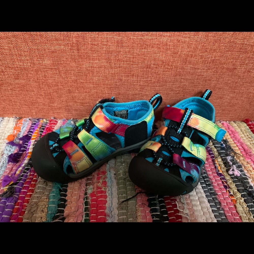 Toddler Keens water shoes